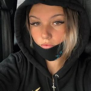 Meet your Posher, Kiana